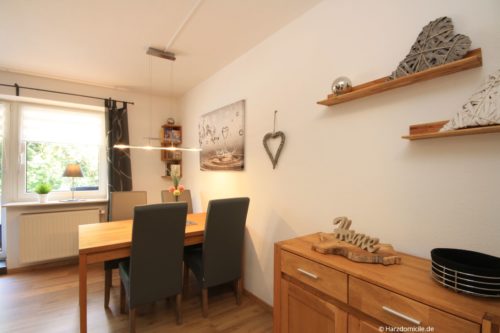 Wohn- /Essbereich mit offener Küche – Wurmbergstation