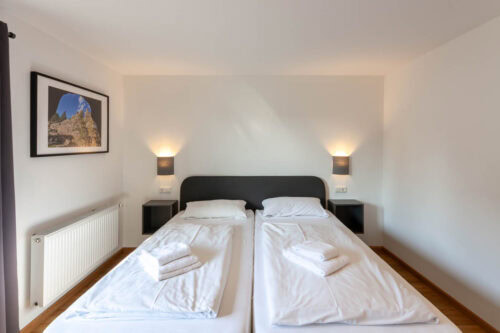 Schlafzimmer 1