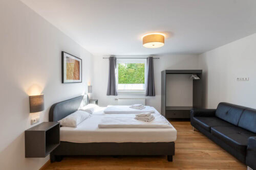 Schlafzimmer 9