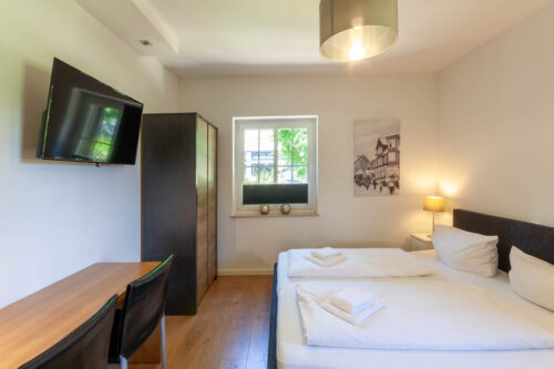 Schlafzimmer 1