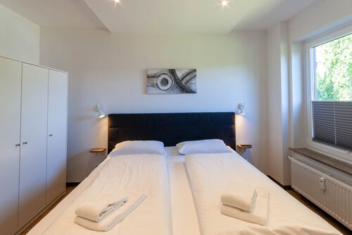 Schlafzimmer 1