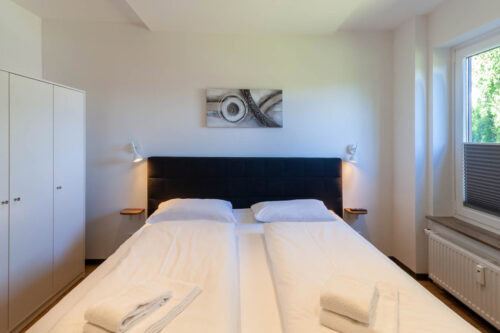 Schlafzimmer 1