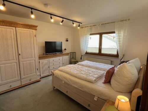 Schlafzimmer 1