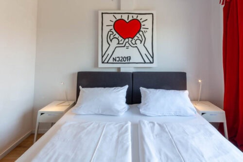 Schlafzimmer 1