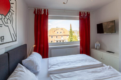 Schlafzimmer 1