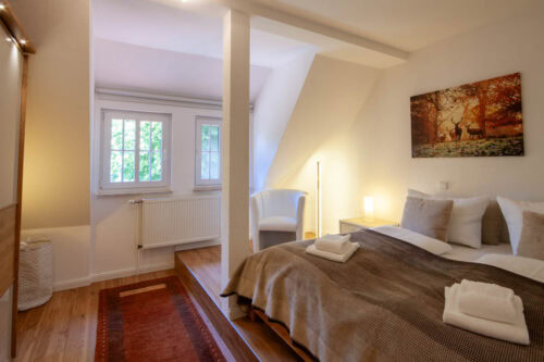 Schlafzimmer 1