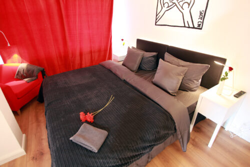 Schlafzimmer 1