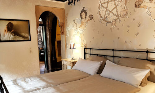 Schlafzimmer 1